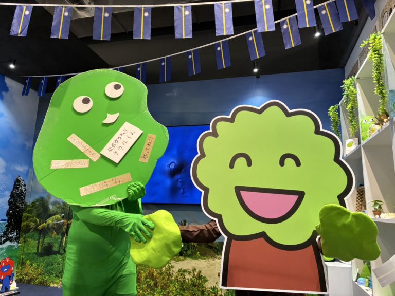 ナウル共和国と甲子園けやき散歩道の広報連携調印式